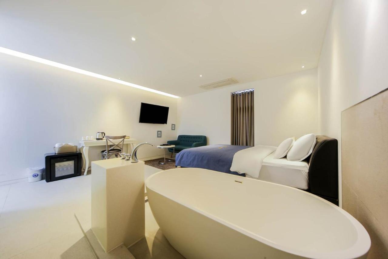 Hotel Myeongjak Chuncheon Exterior foto